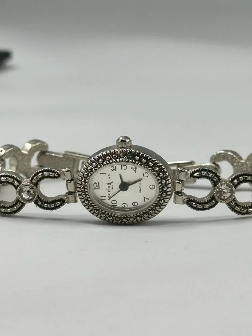LA Express Watch Women Silver Tone Open Link Rhinestone Band New Battery 7.75